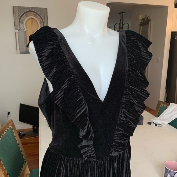 Stunning BCBG Velvet Gown - Picture 3 of 4